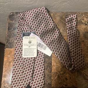Tom James Innocenti Geometric Silk Necktie Maroon and Silver